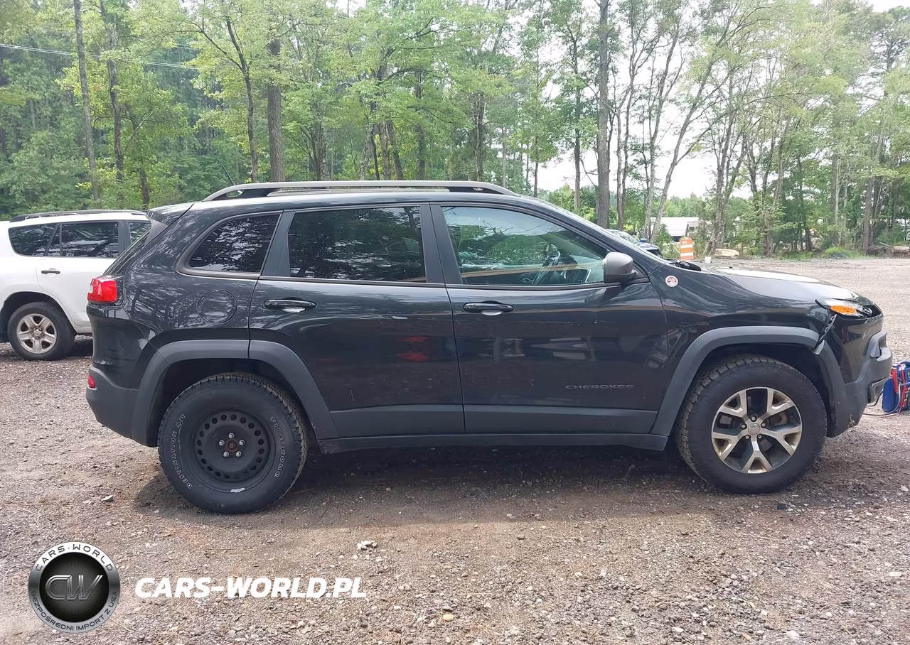 2015 Jeep Cherokee Trailhawk VIN:1C4PJMBS0FW503793 - 14