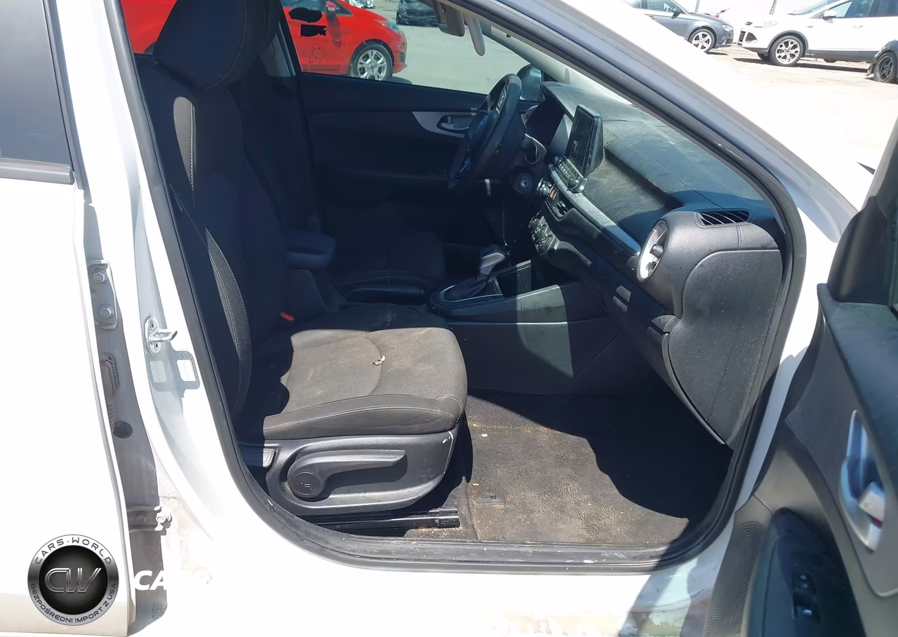 2022 Kia Forte Lxs VIN:3KPF24AD4NE475503 - 5