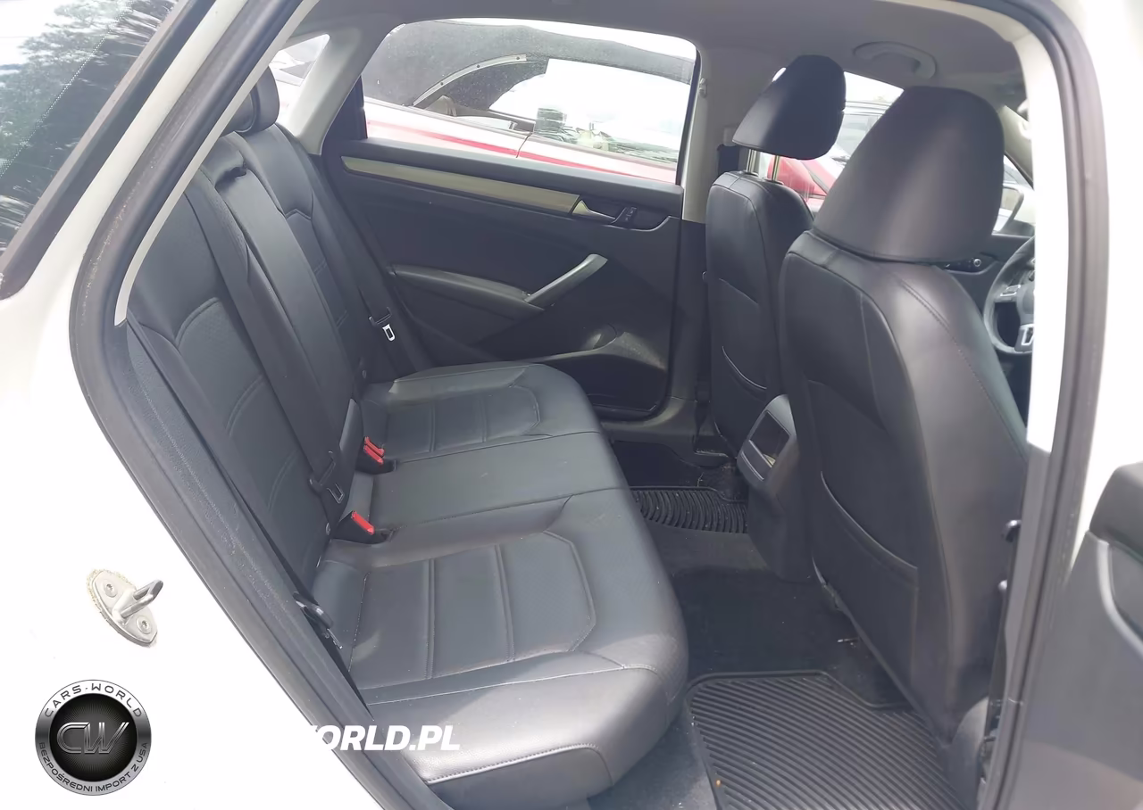 2015 Volkswagen Passat 1.8T Wolfsburg Edition VIN:1VWAT7A36FC004085 - 8