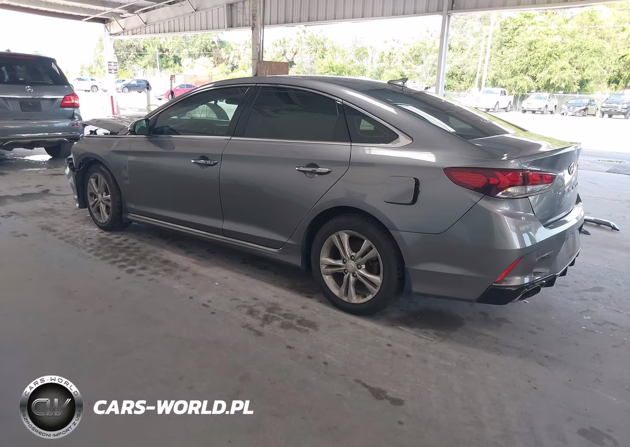 2018 Hyundai Sonata Sport VIN:5NPE34AF8JH680564 - 3