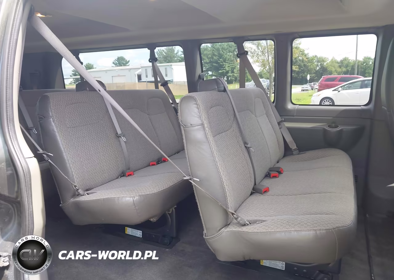 2018 Chevrolet Express 3500 Lt VIN:1GAZGPFG8J1232897 - 8