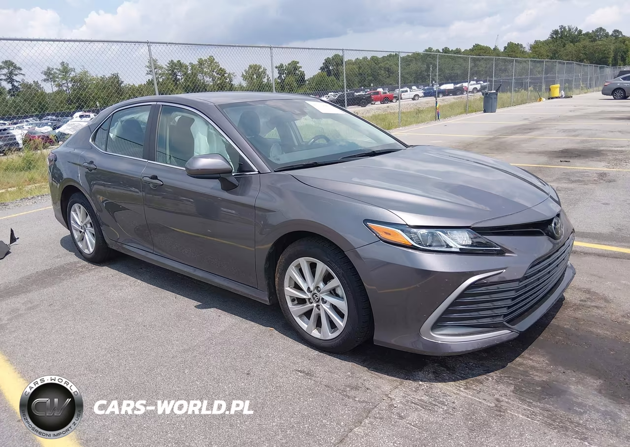 2023 Toyota Camry Le – zdjęcie 1 z 16