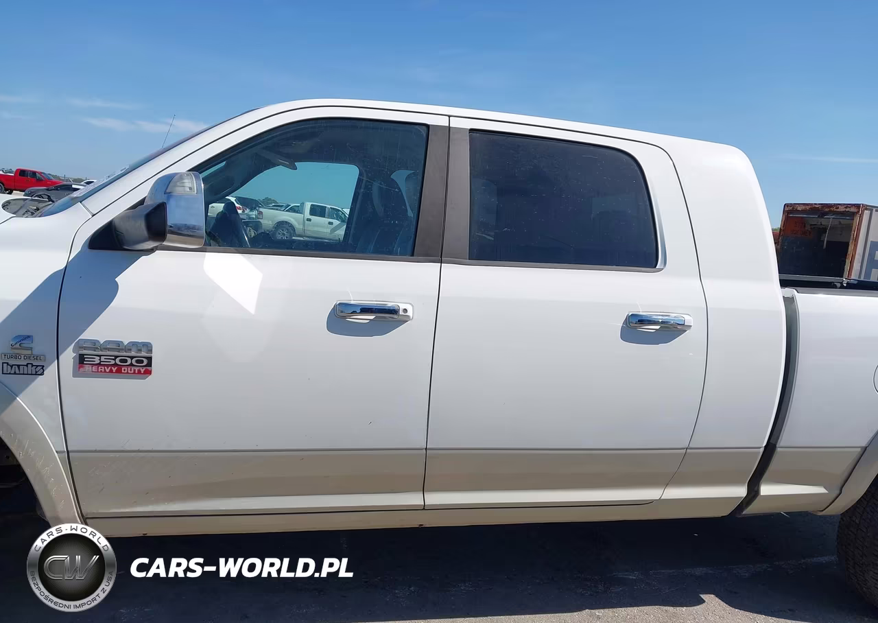 2011 Ram Ram 3500 Laramie VIN:3D73Y3HL2BG592155 - 18