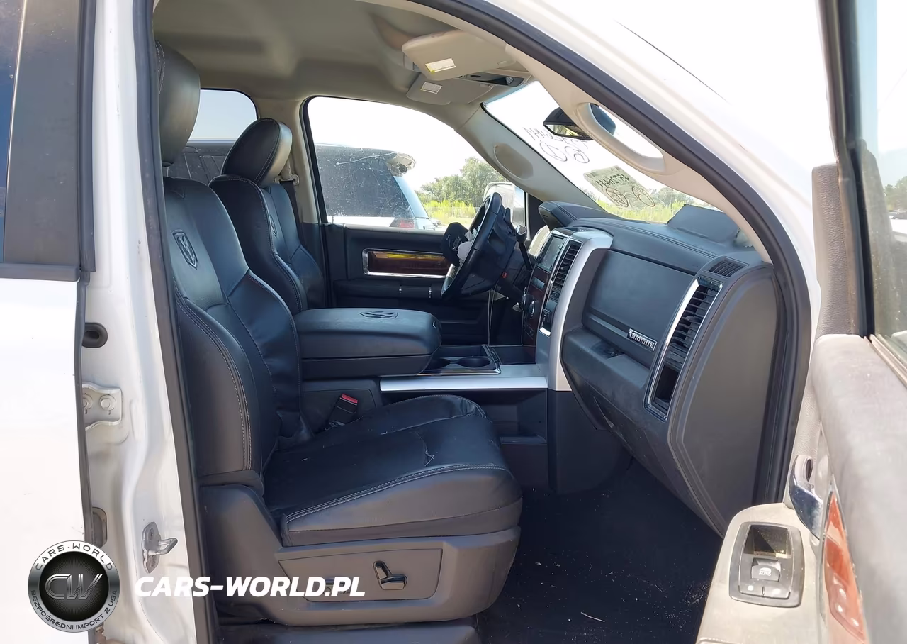 2011 Ram Ram 3500 Laramie VIN:3D73Y3HL2BG592155 - 6