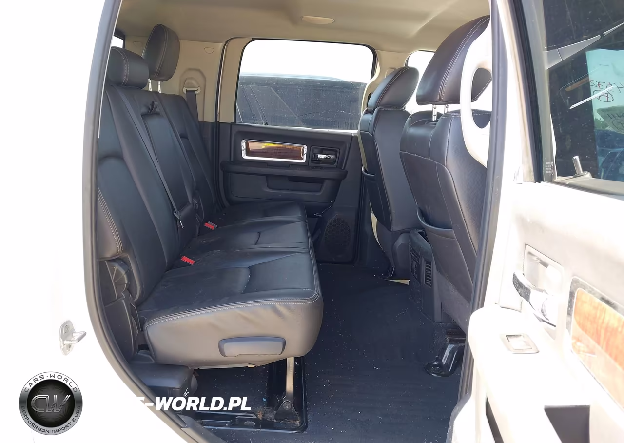 2011 Ram Ram 3500 Laramie VIN:3D73Y3HL2BG592155 - 7