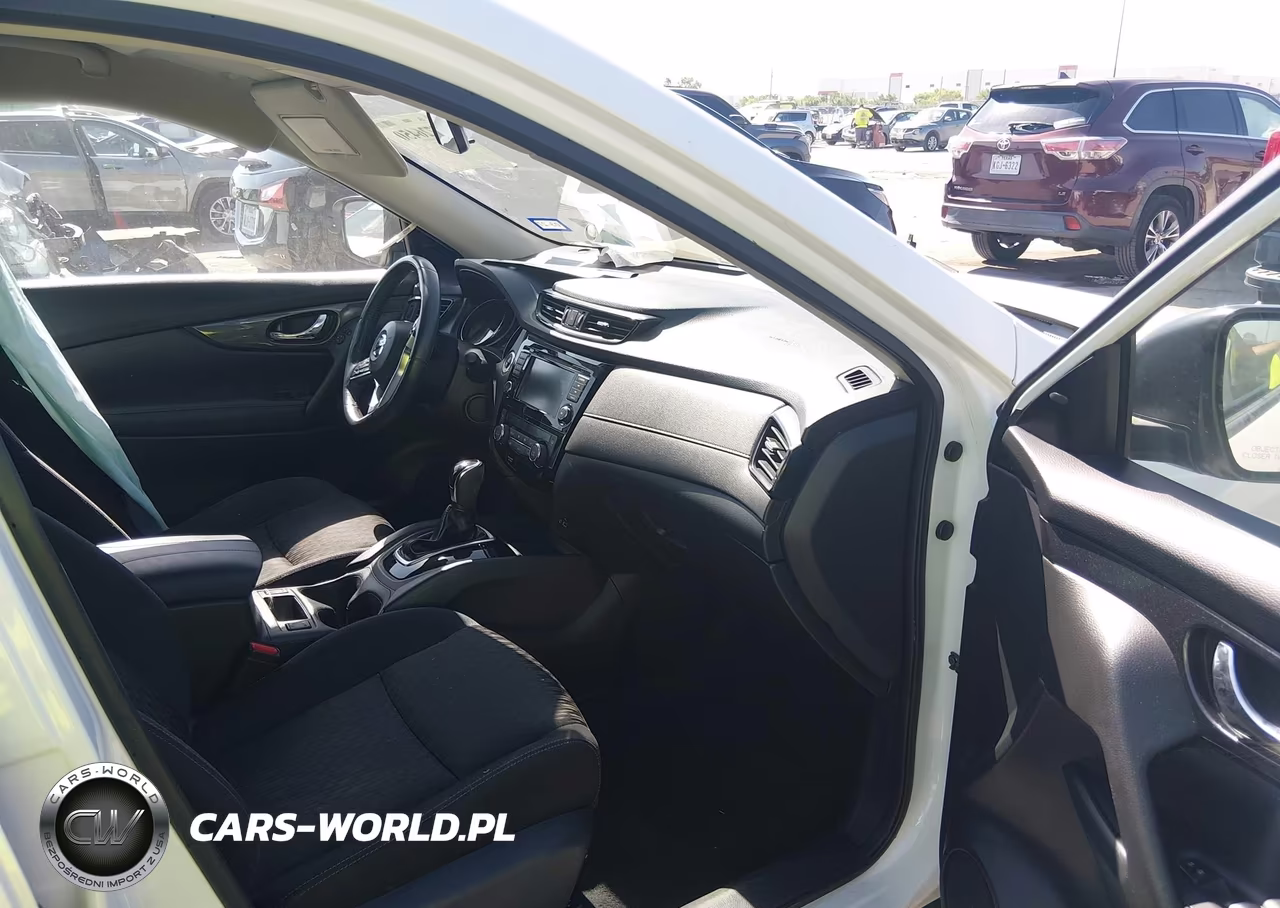 2018 Nissan Rogue S VIN:KNMAT2MT6JP585929 - 5