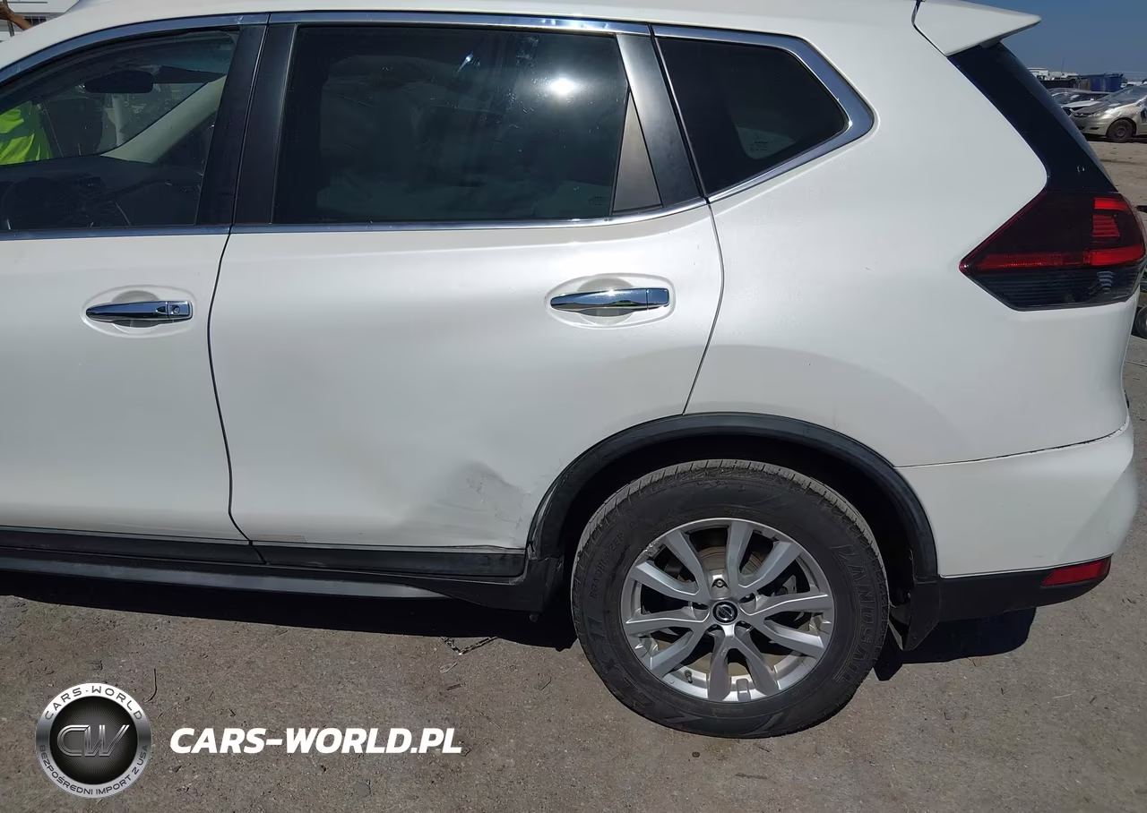 2018 Nissan Rogue S VIN:KNMAT2MT6JP585929 - 6