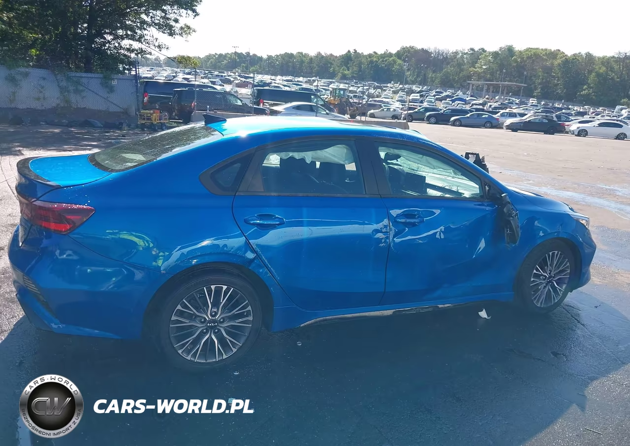 2022 Kia Forte Gt-Line VIN:3KPF54AD7NE469086 - 13