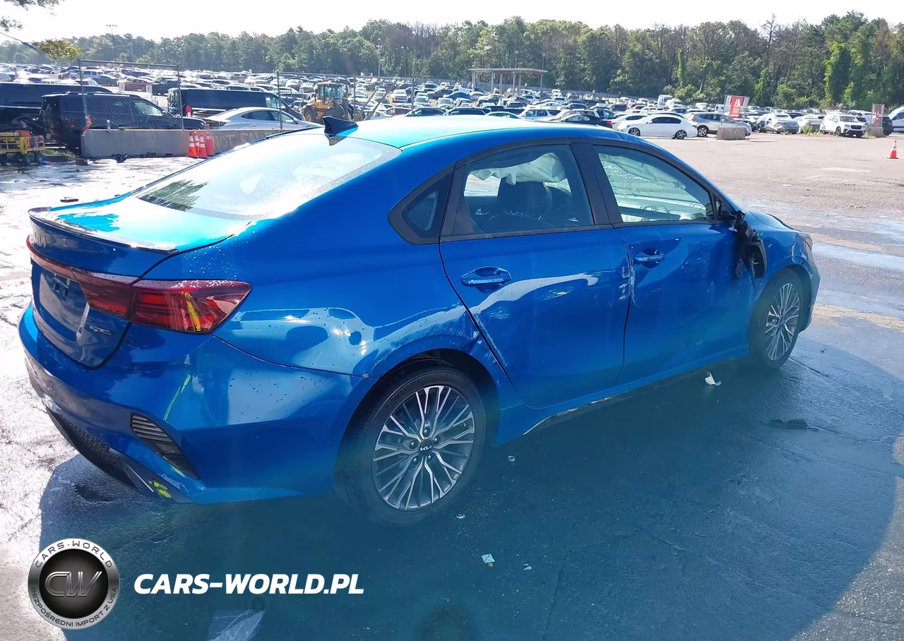 2022 Kia Forte Gt-Line VIN:3KPF54AD7NE469086 - 4