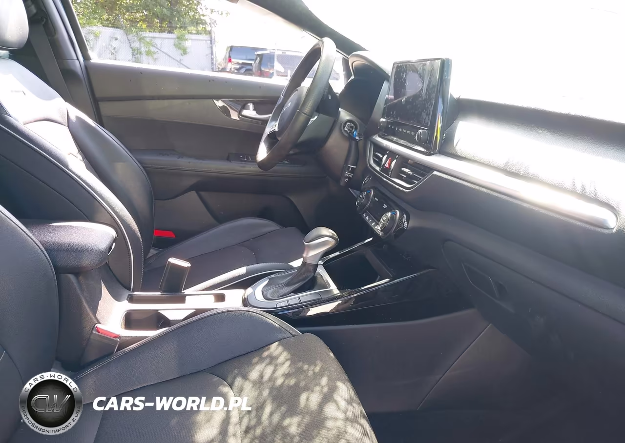 2022 Kia Forte Gt-Line VIN:3KPF54AD7NE469086 - 5