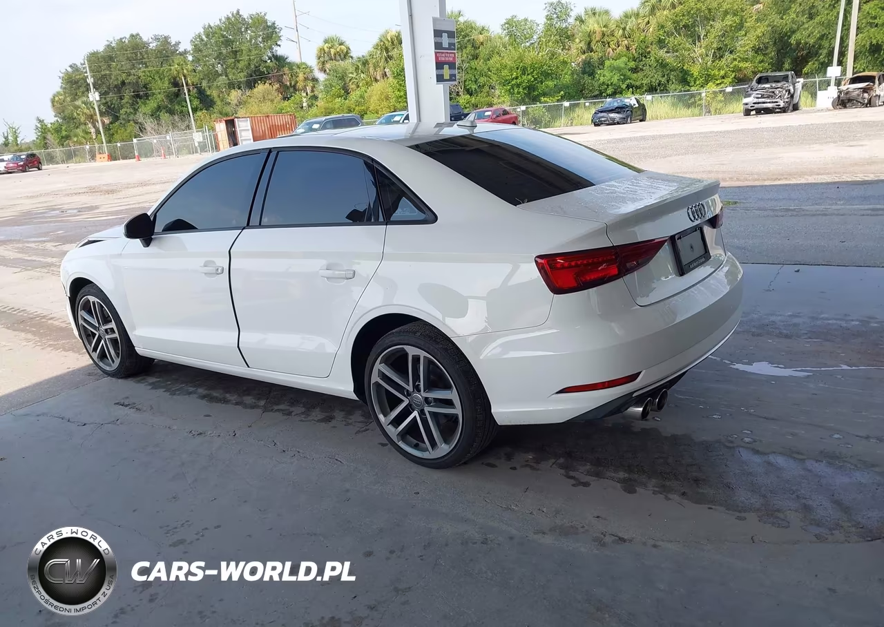 2018 Audi A3 2.0T Premium VIN:WAUAUGFF6J1094164 - 3