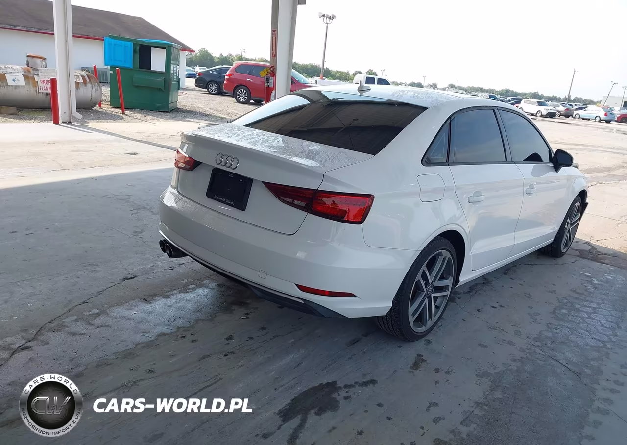 2018 Audi A3 2.0T Premium VIN:WAUAUGFF6J1094164 - 4