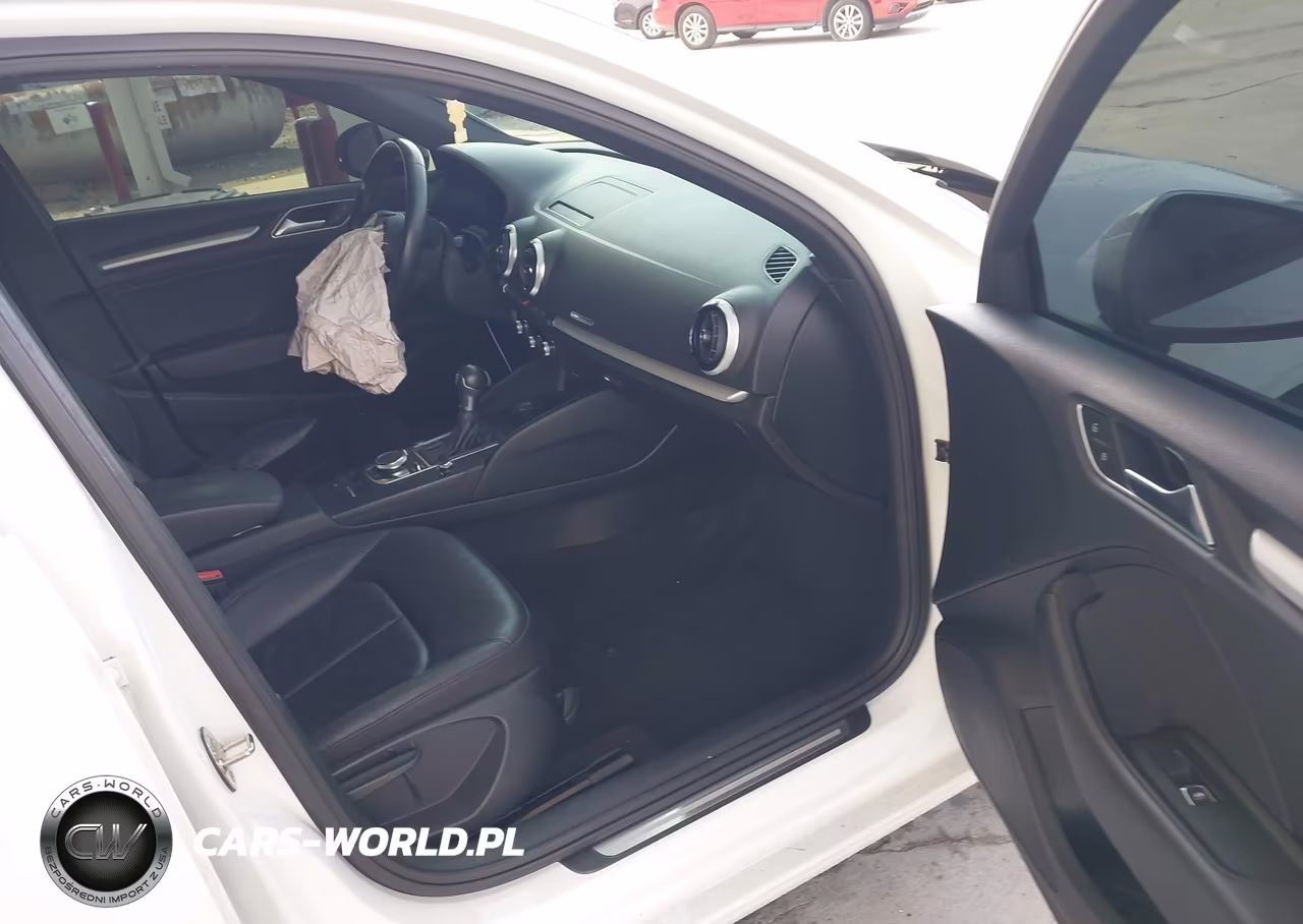 2018 Audi A3 2.0T Premium VIN:WAUAUGFF6J1094164 - 5