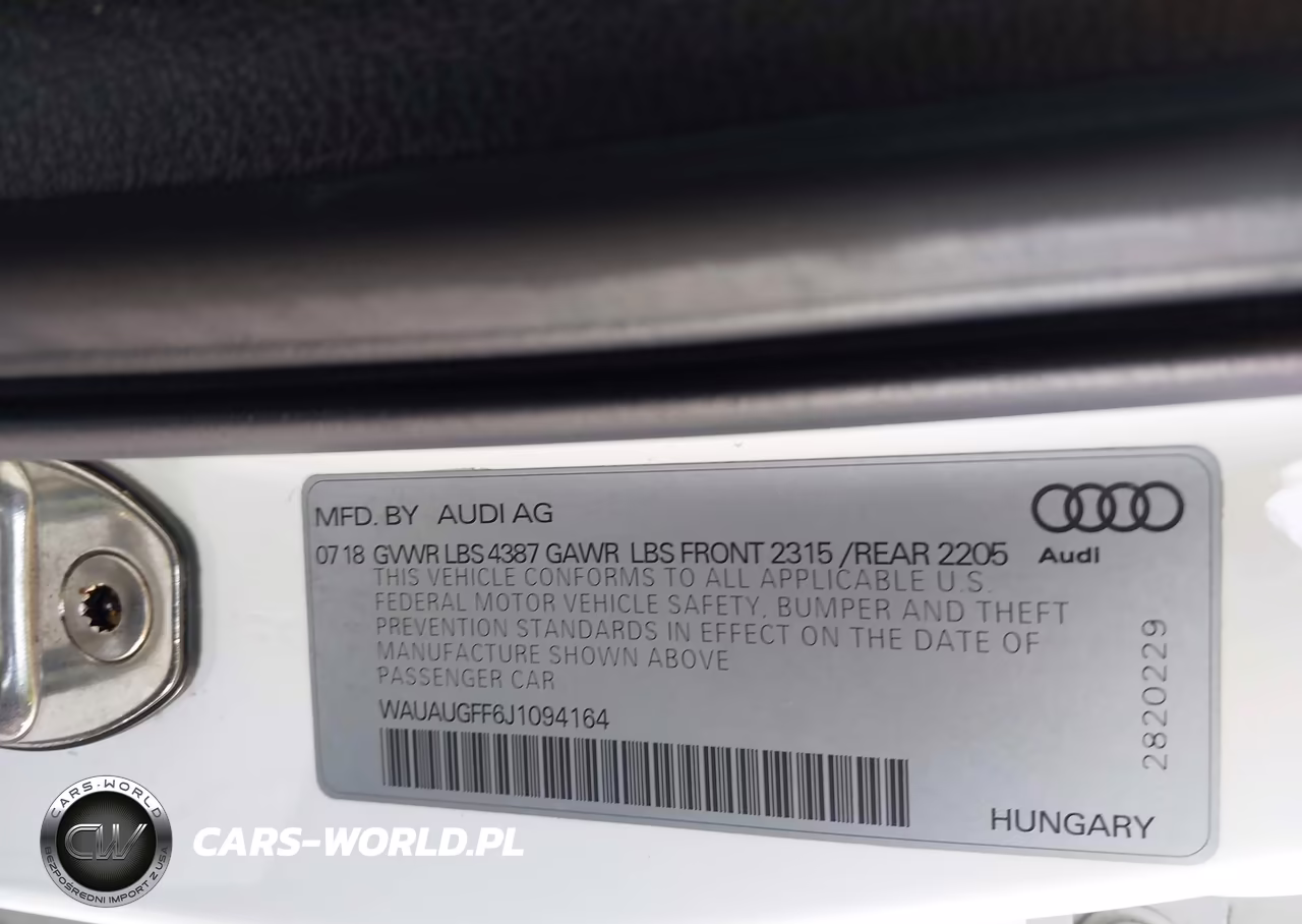 2018 Audi A3 2.0T Premium VIN:WAUAUGFF6J1094164 - 9