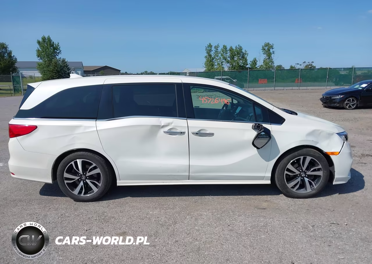 2018 Honda Odyssey Elite VIN:5FNRL6H97JB099973 - 13