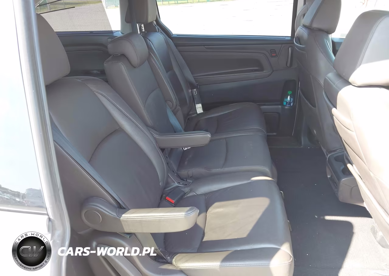 2018 Honda Odyssey Elite VIN:5FNRL6H97JB099973 - 8