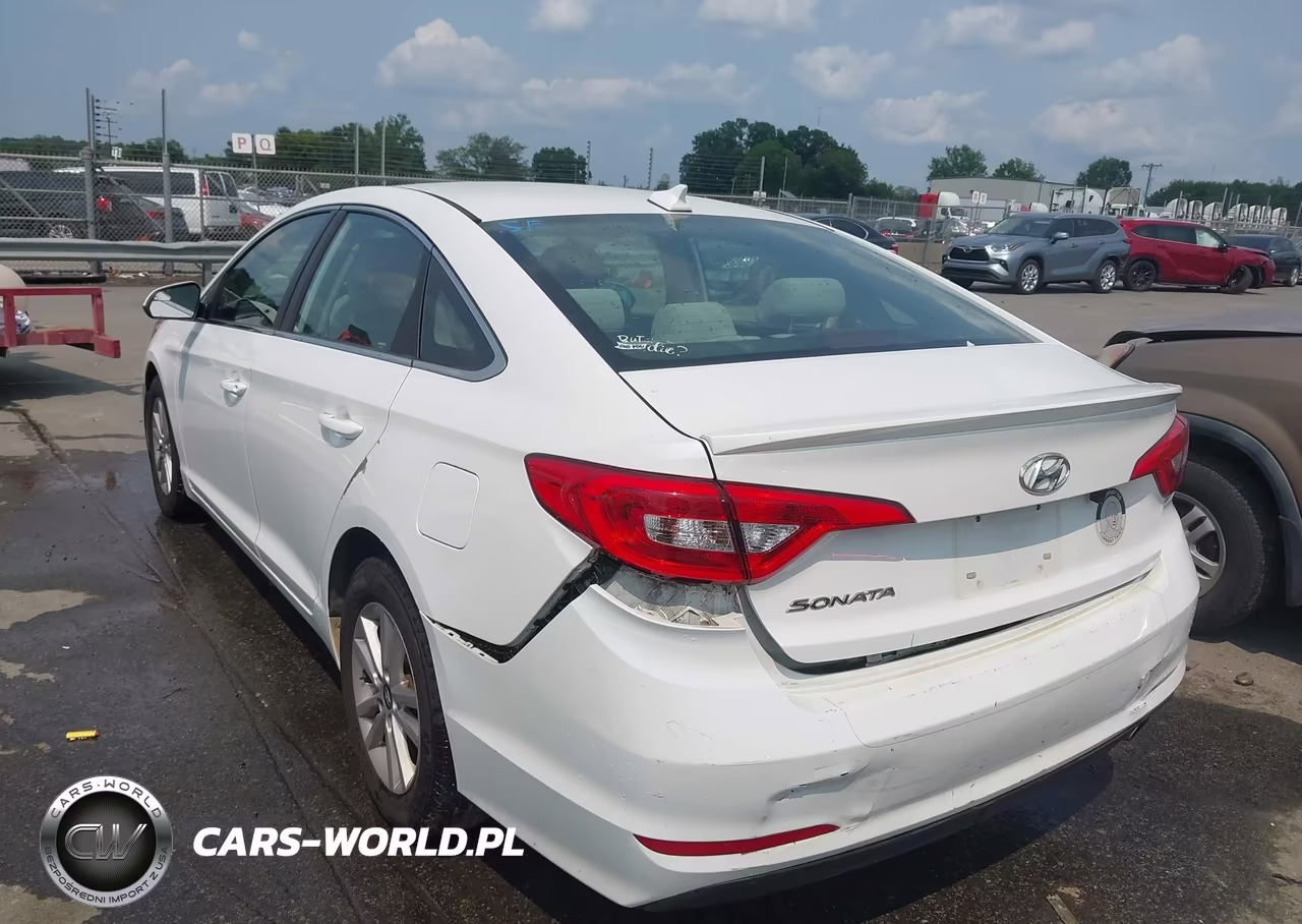2016 Hyundai Sonata VIN:5NPE24AF3GH418818 - 3