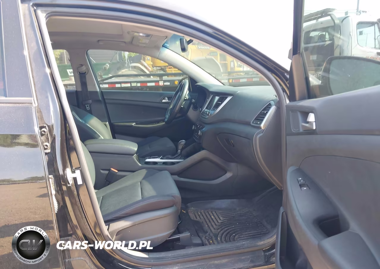 2018 Hyundai Tucson Value VIN:KM8J3CA29JU792040 - 5