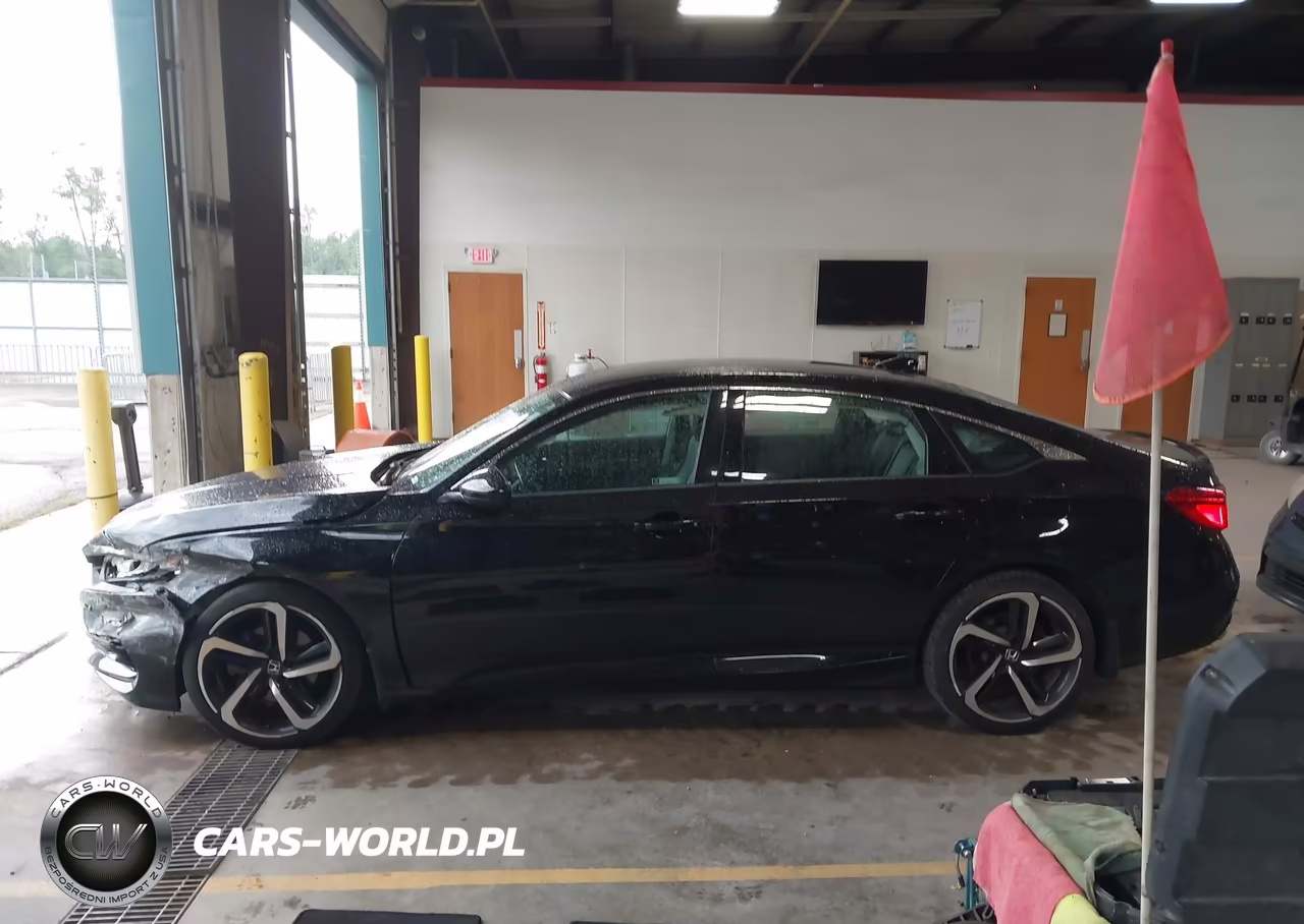 2018 Honda Accord Sport VIN:1HGCV1F38JA053712 - 14
