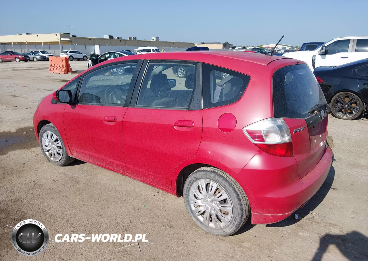 2013 Honda Fit VIN:JHMGE8G31DC056174 - 3