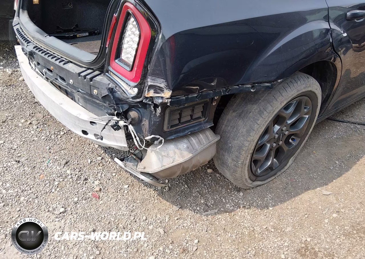 2016 Chrysler 300 300S VIN:2C3CCAGG6GH305252 - 17