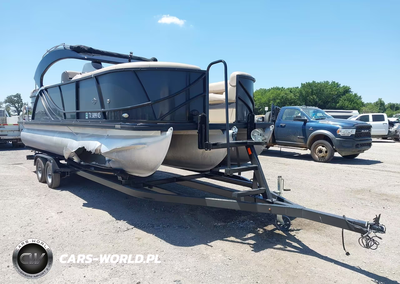 2018 Southbay 525 R