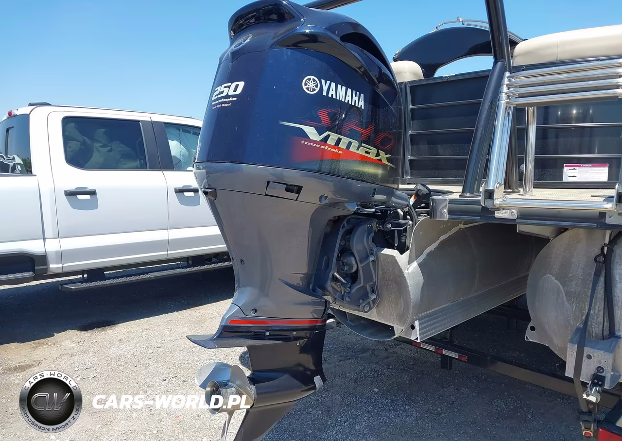 2018 Southbay 525 R VIN:FRUA4662F718 - 10