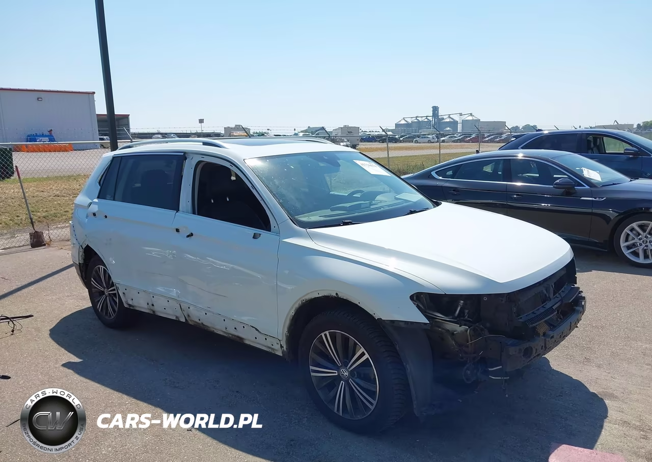 2018 Volkswagen Tiguan 2.0T Sel Premium VIN:3VV4B7AX8JM118653 - 1