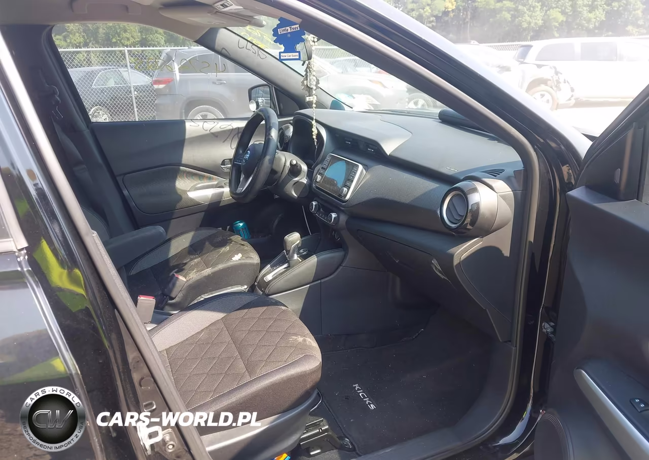2018 Nissan Kicks Sv VIN:3N1CP5CU7JL541638 - 5