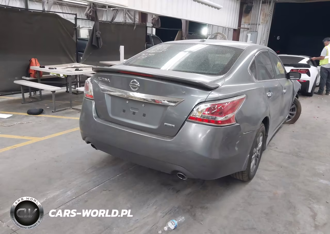2015 Nissan Altima 2.5 S VIN:1N4AL3AP7FN891513 - 4