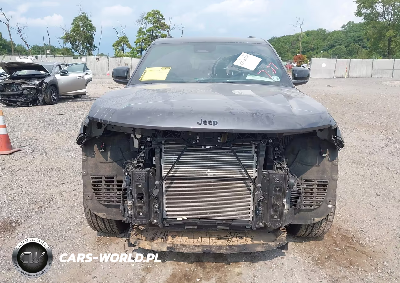 2023 Jeep Grand Cherokee Altitude 4X4 VIN:1C4RJHAG5P8104624 - 13