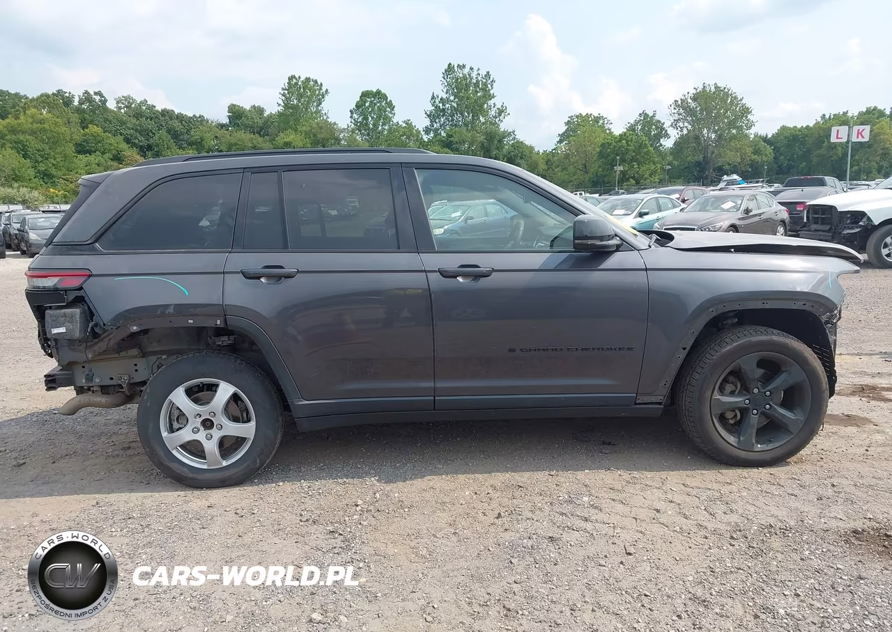 2023 Jeep Grand Cherokee Altitude 4X4 VIN:1C4RJHAG5P8104624 - 14