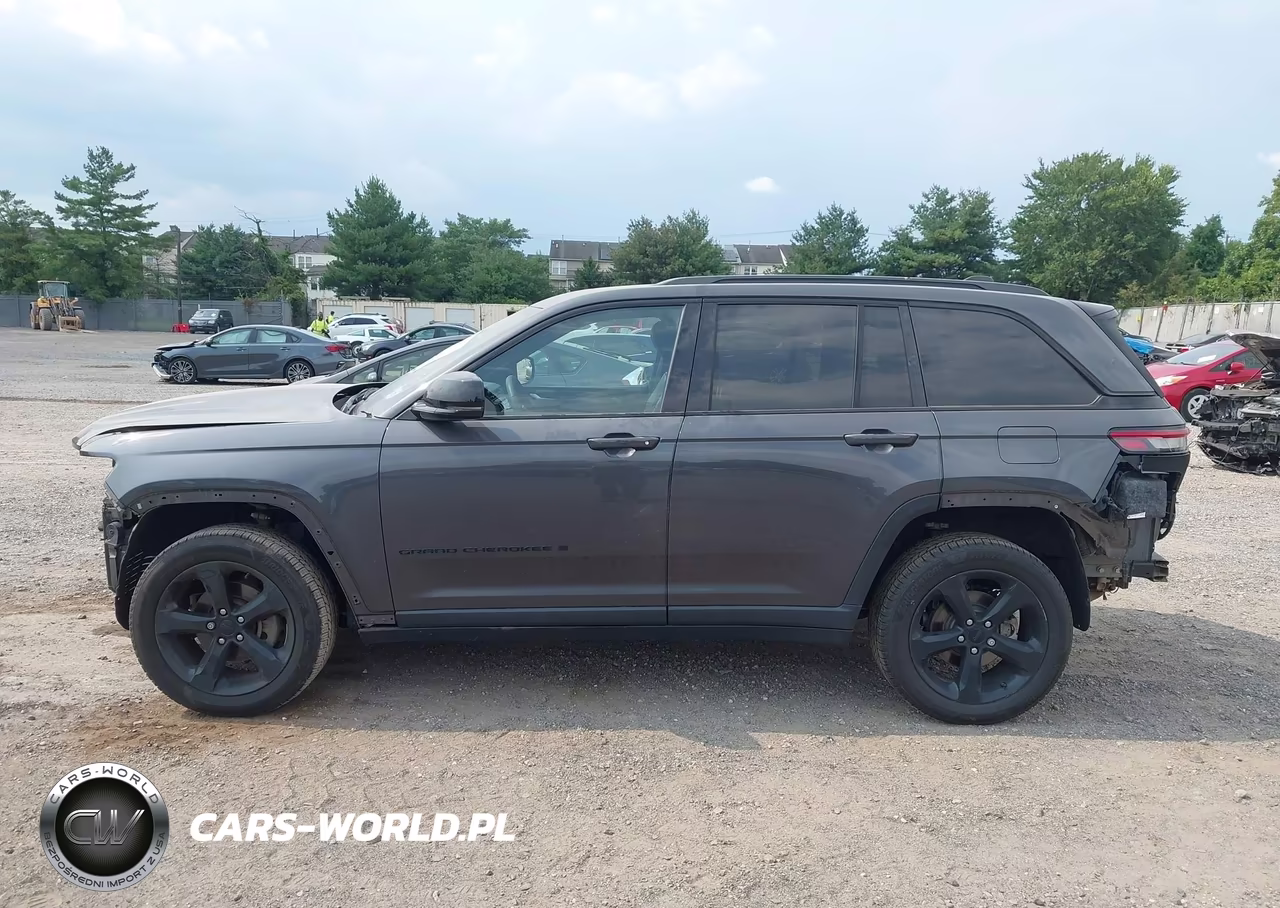 2023 Jeep Grand Cherokee Altitude 4X4 VIN:1C4RJHAG5P8104624 - 15