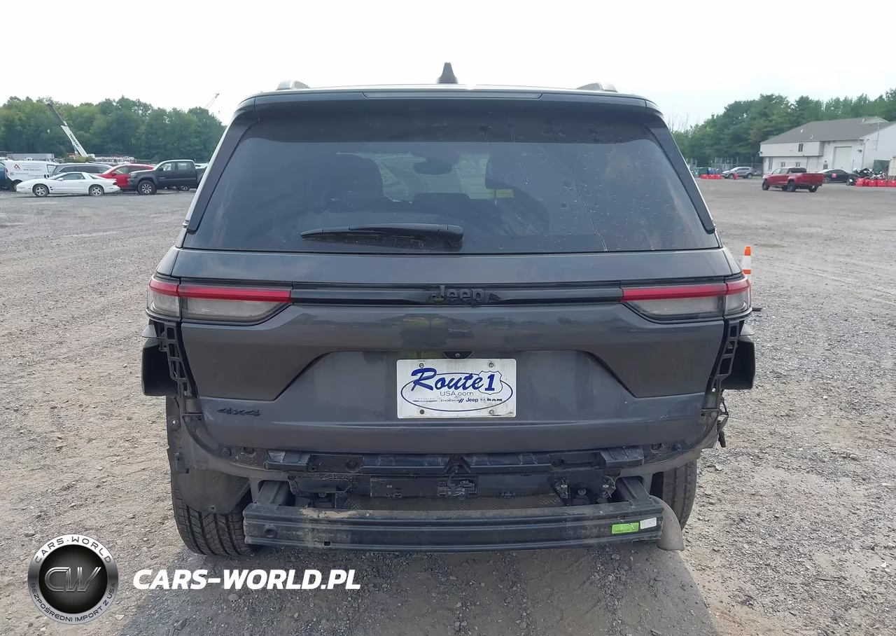 2023 Jeep Grand Cherokee Altitude 4X4 VIN:1C4RJHAG5P8104624 - 17