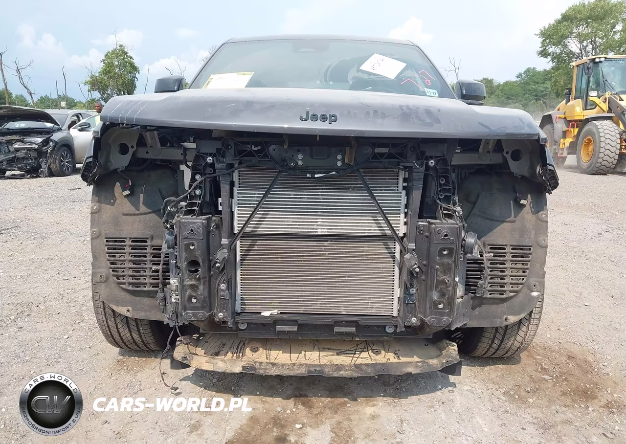 2023 Jeep Grand Cherokee Altitude 4X4 VIN:1C4RJHAG5P8104624 - 6