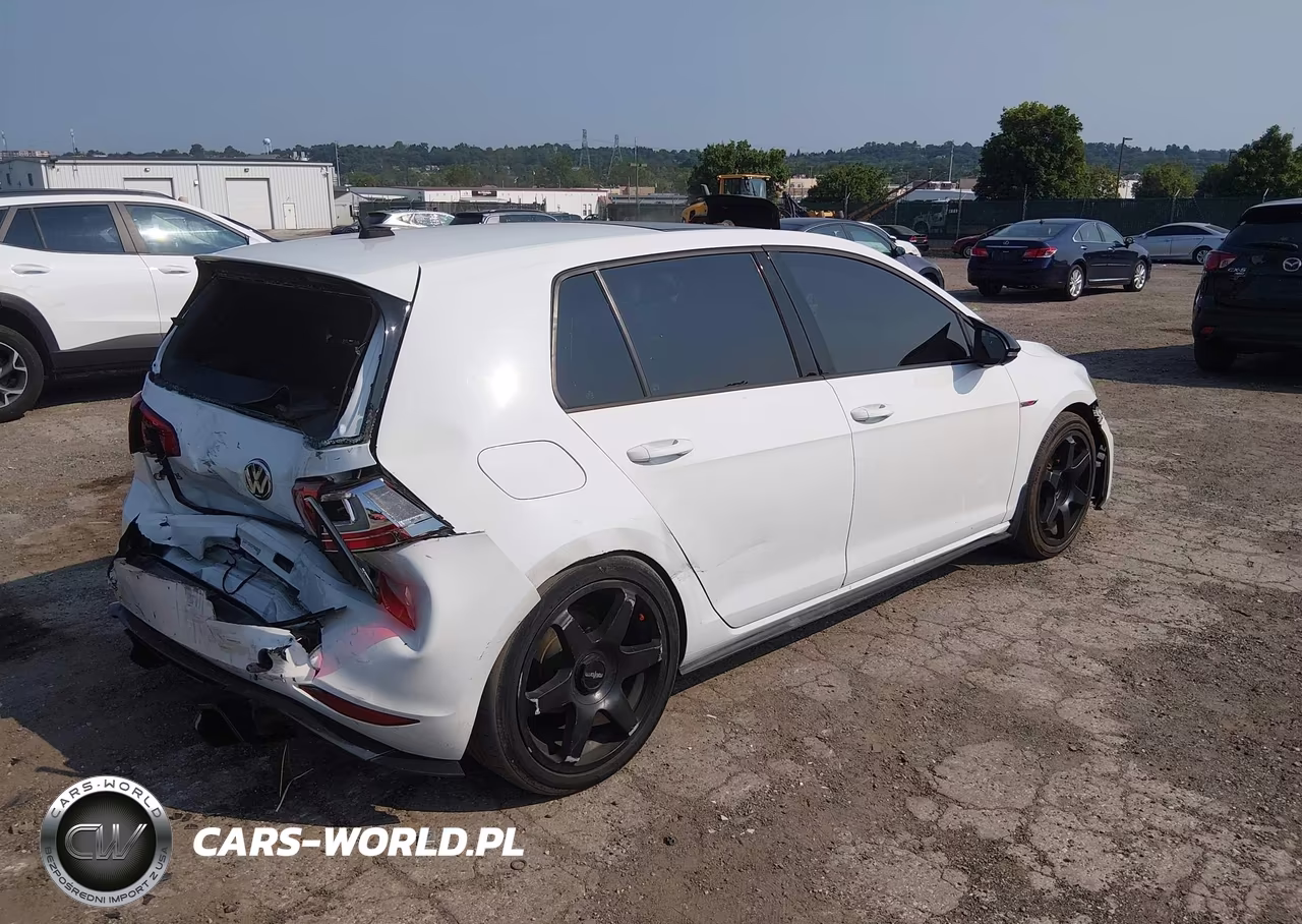 2015 Volkswagen Golf Gti 2.0T Se 4-Door VIN:3VW4T7AU0FM084567 - 4