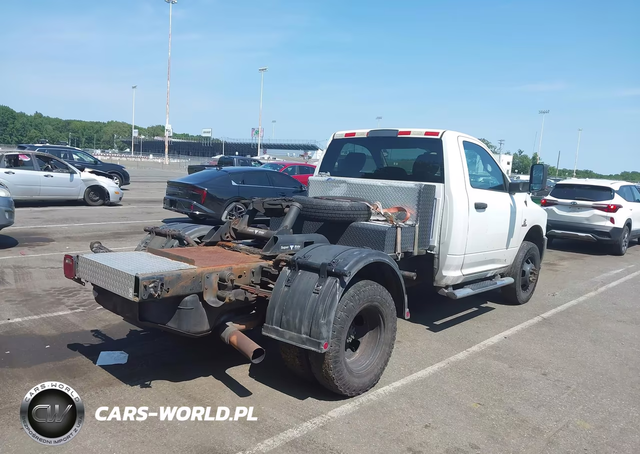 2014 Ram 3500 Chassis Tradesman-Slt VIN:3C7WRTAL1EG298865 - 4