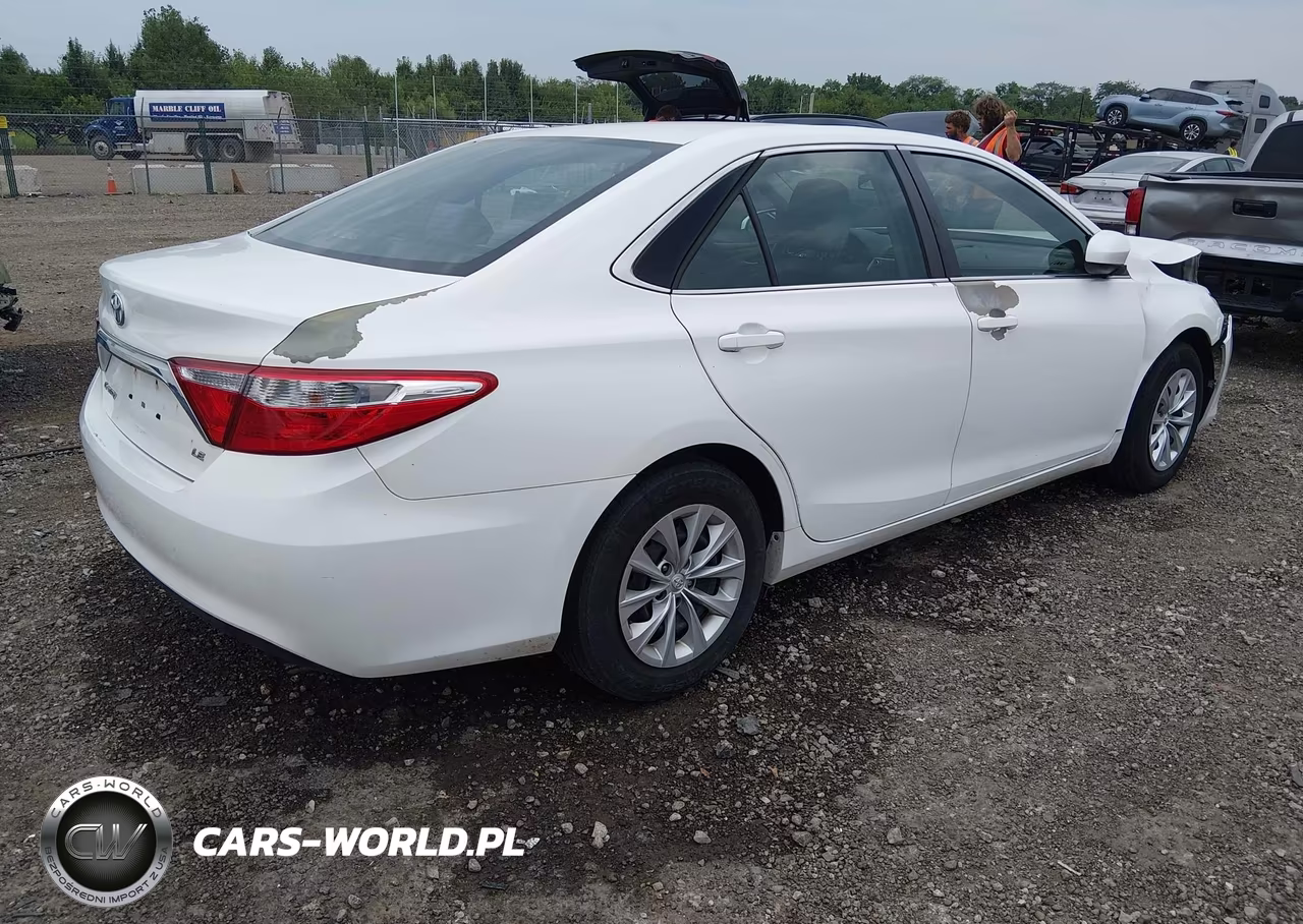 2015 Toyota Camry Le VIN:4T4BF1FKXFR473235 - 4