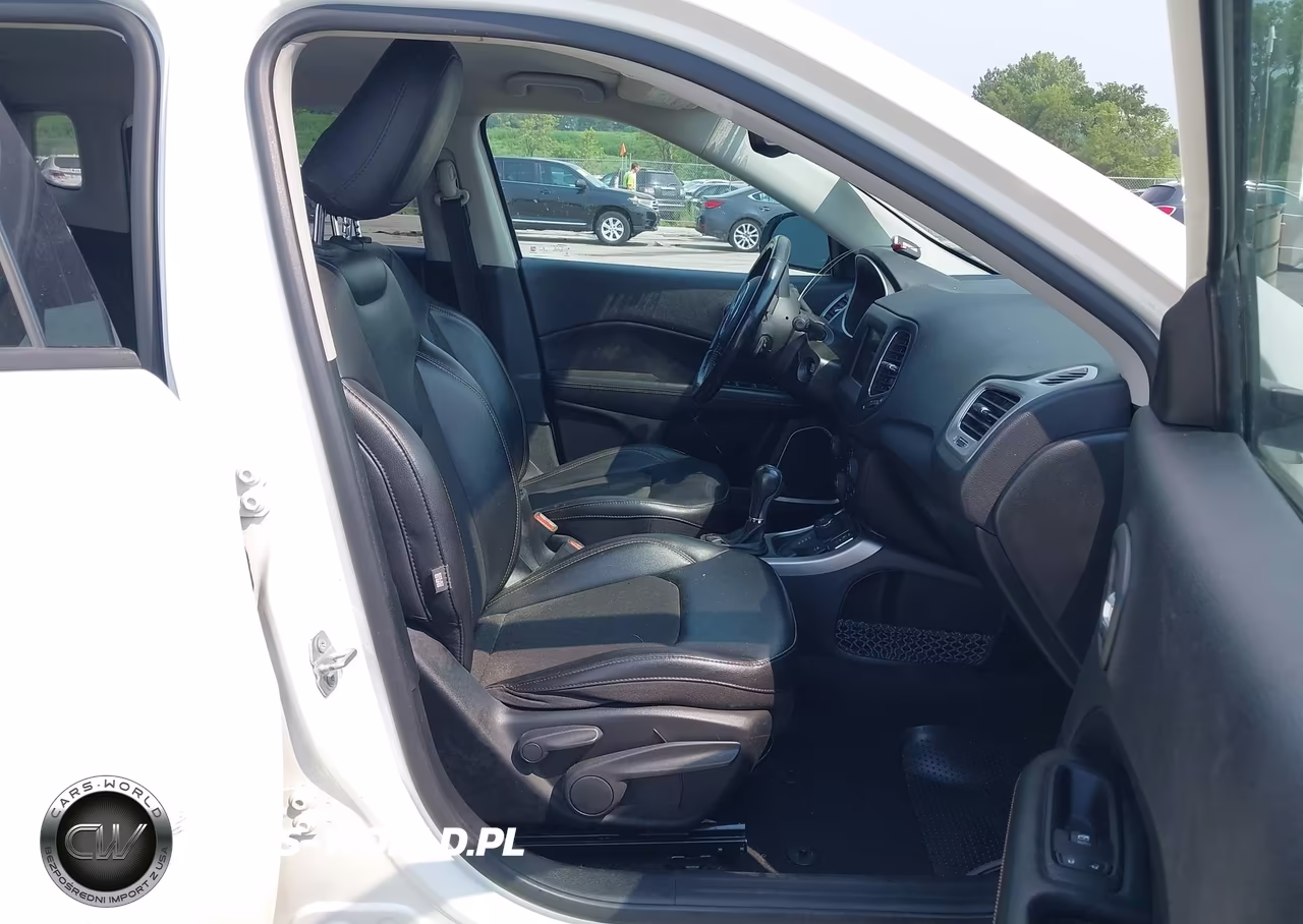 2020 Jeep Compass Latitude 4X4 VIN:3C4NJDBB1LT230565 - 5