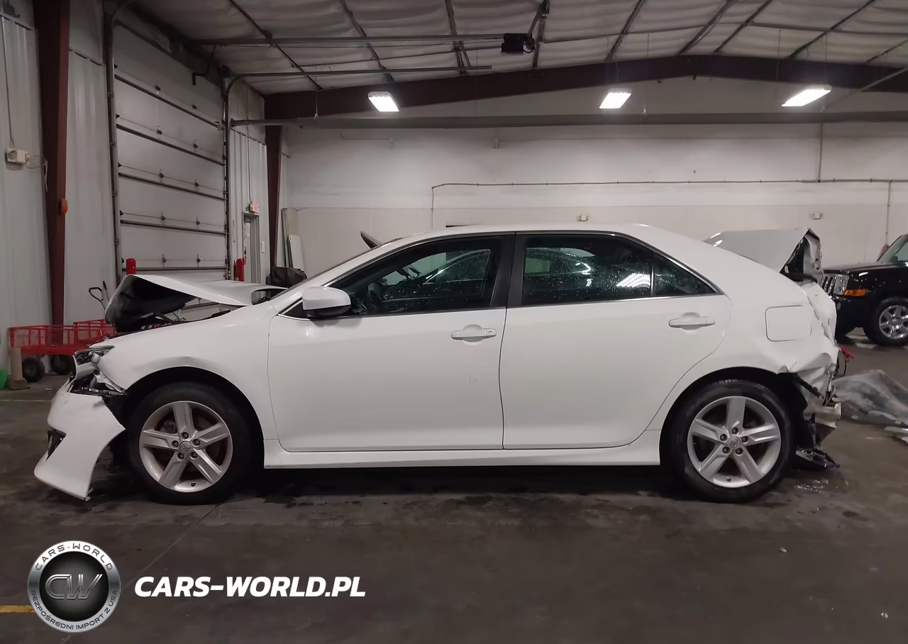 2014 Toyota Camry Se VIN:4T1BF1FK4EU738241 - 15