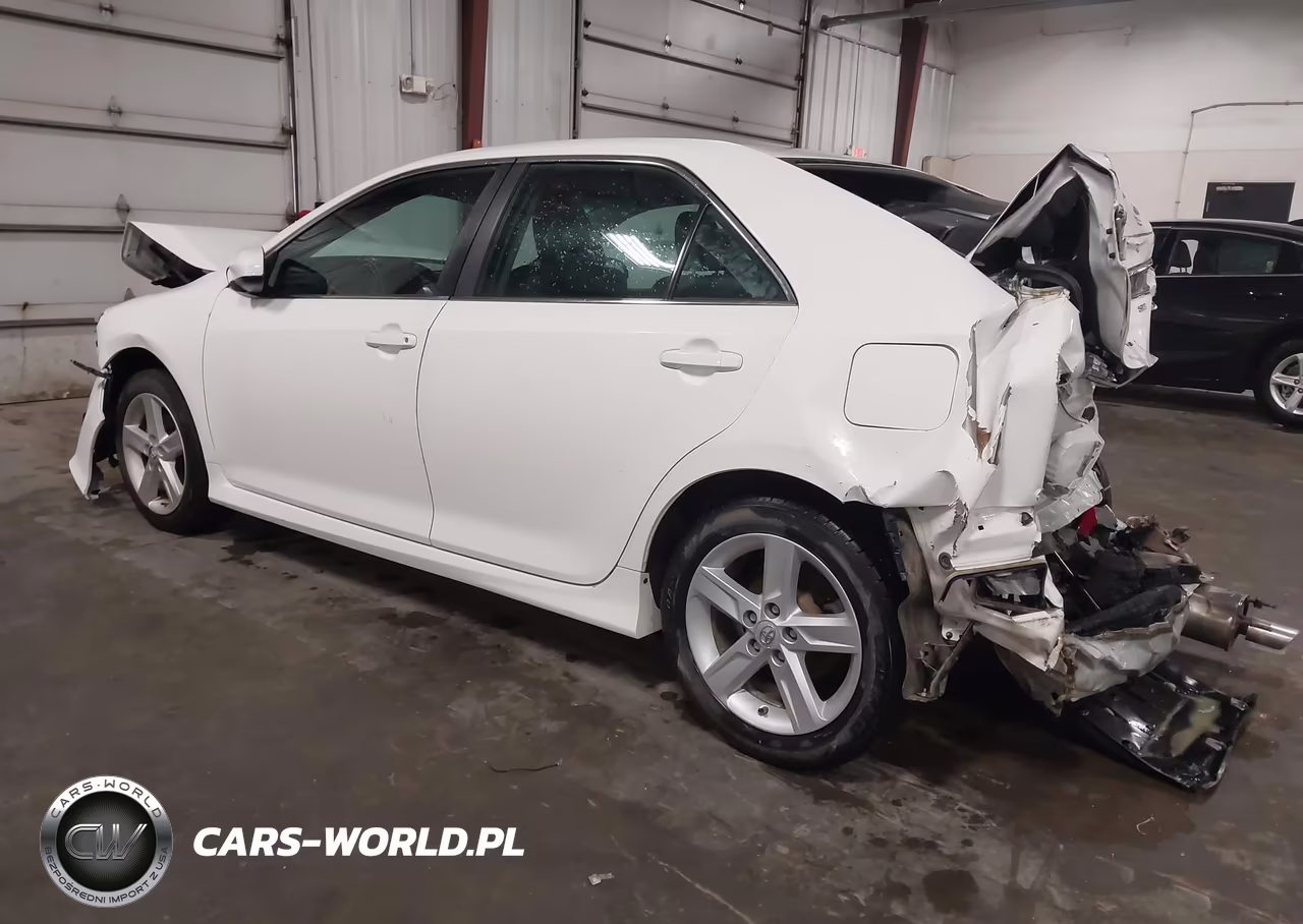 2014 Toyota Camry Se VIN:4T1BF1FK4EU738241 - 3