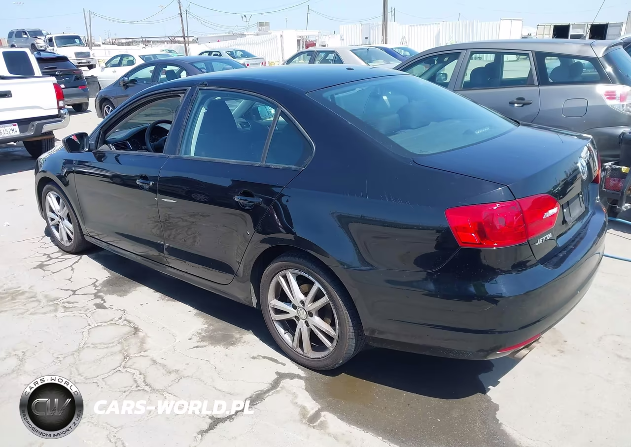 2013 Volkswagen Jetta 2.0L S VIN:3VW2K7AJ8DM300937 - 3