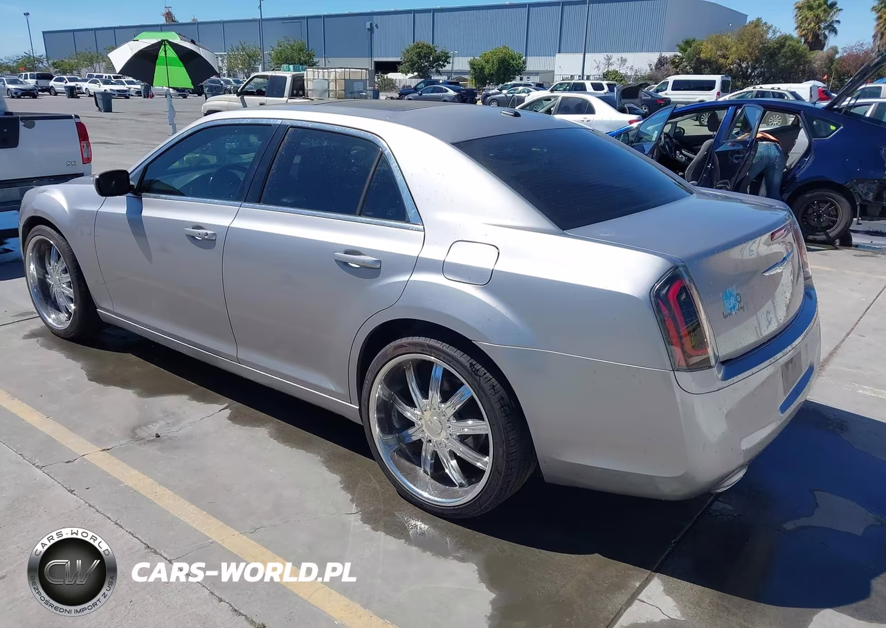 2013 Chrysler 300 300S VIN:2C3CCABG8DH641066 - 3