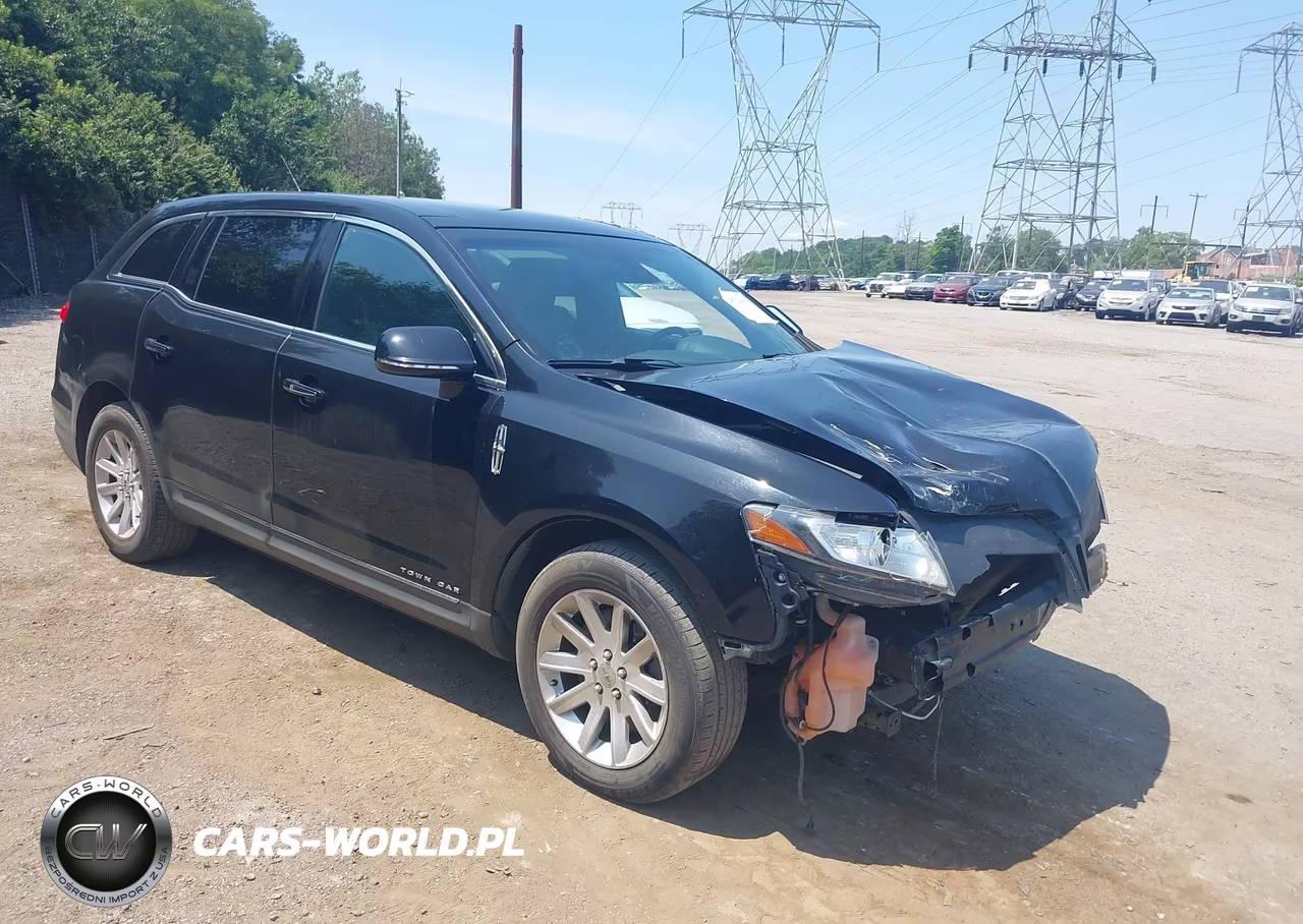 2018 Lincoln Mkt – zdjęcie 1 z 16