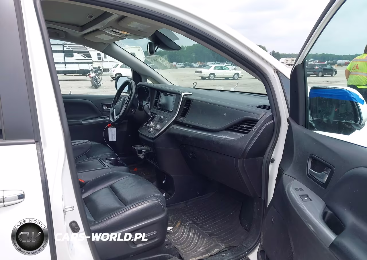 2020 Toyota Sienna Se Premium VIN:5TDEZ3DC4LS239831 - 5