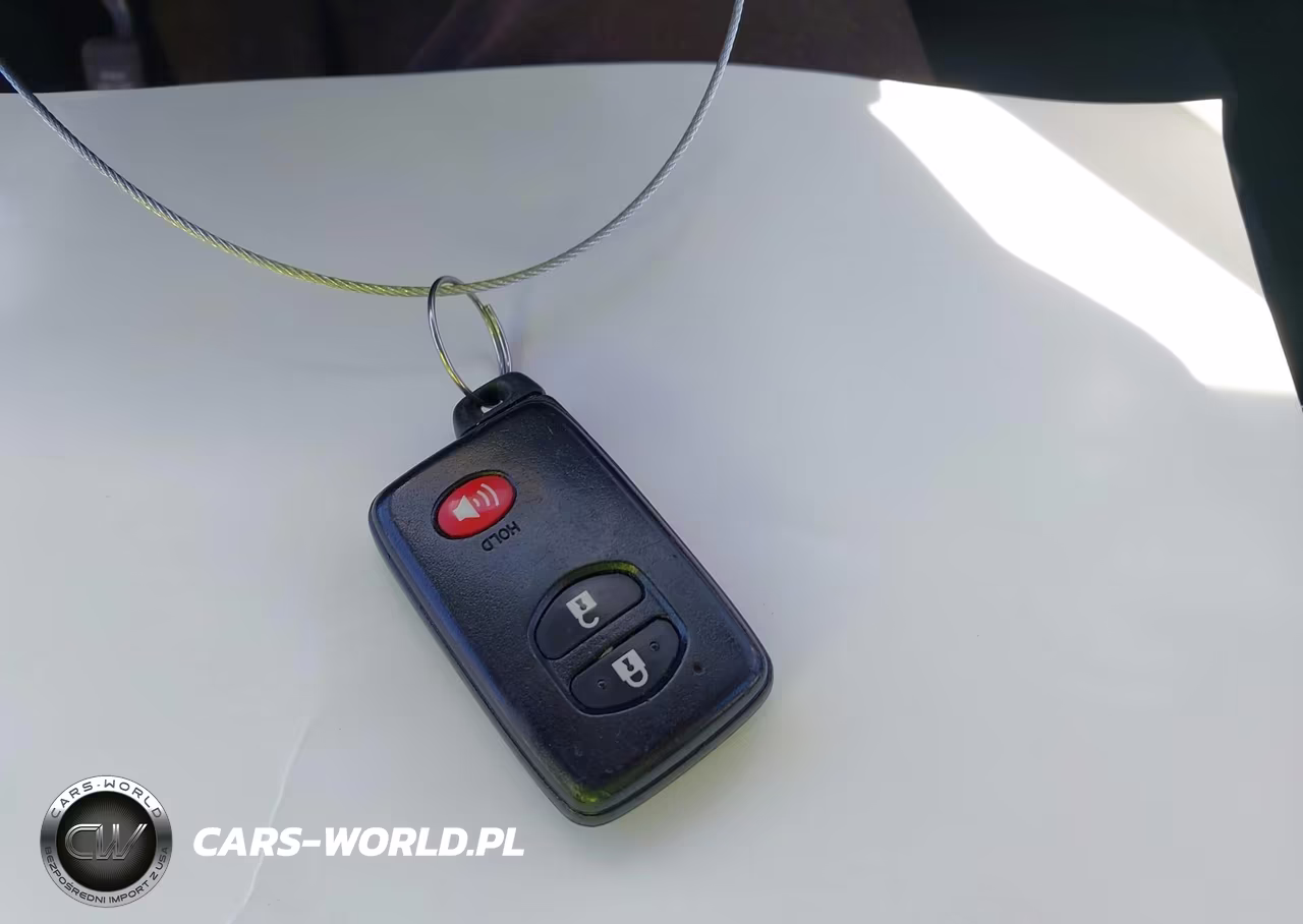 2013 Toyota Prius Two VIN:JTDKN3DU4D0343697 - 11