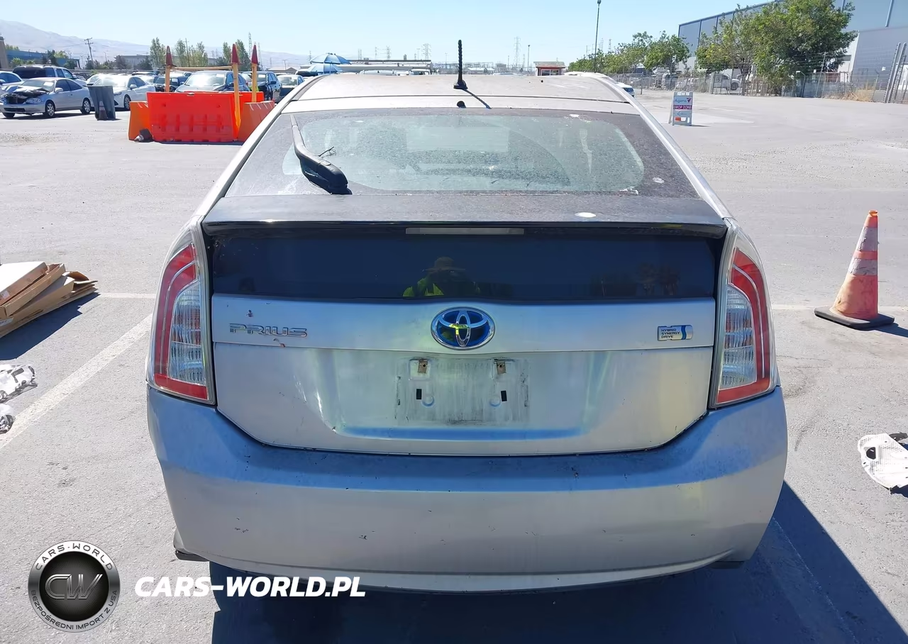 2013 Toyota Prius Two VIN:JTDKN3DU4D0343697 - 16