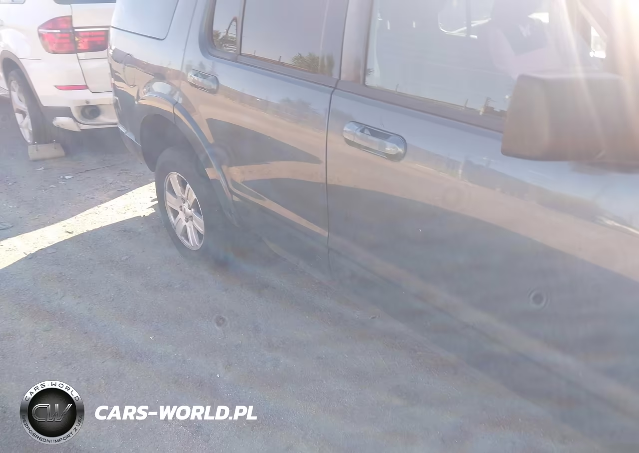 2010 Ford Explorer Xlt VIN:1FMEU6DEXAUA39056 - 6