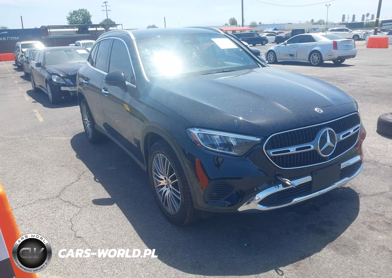 2026 Mercedes-Benz Glc 300 Suv – zdjęcie 1 z 18