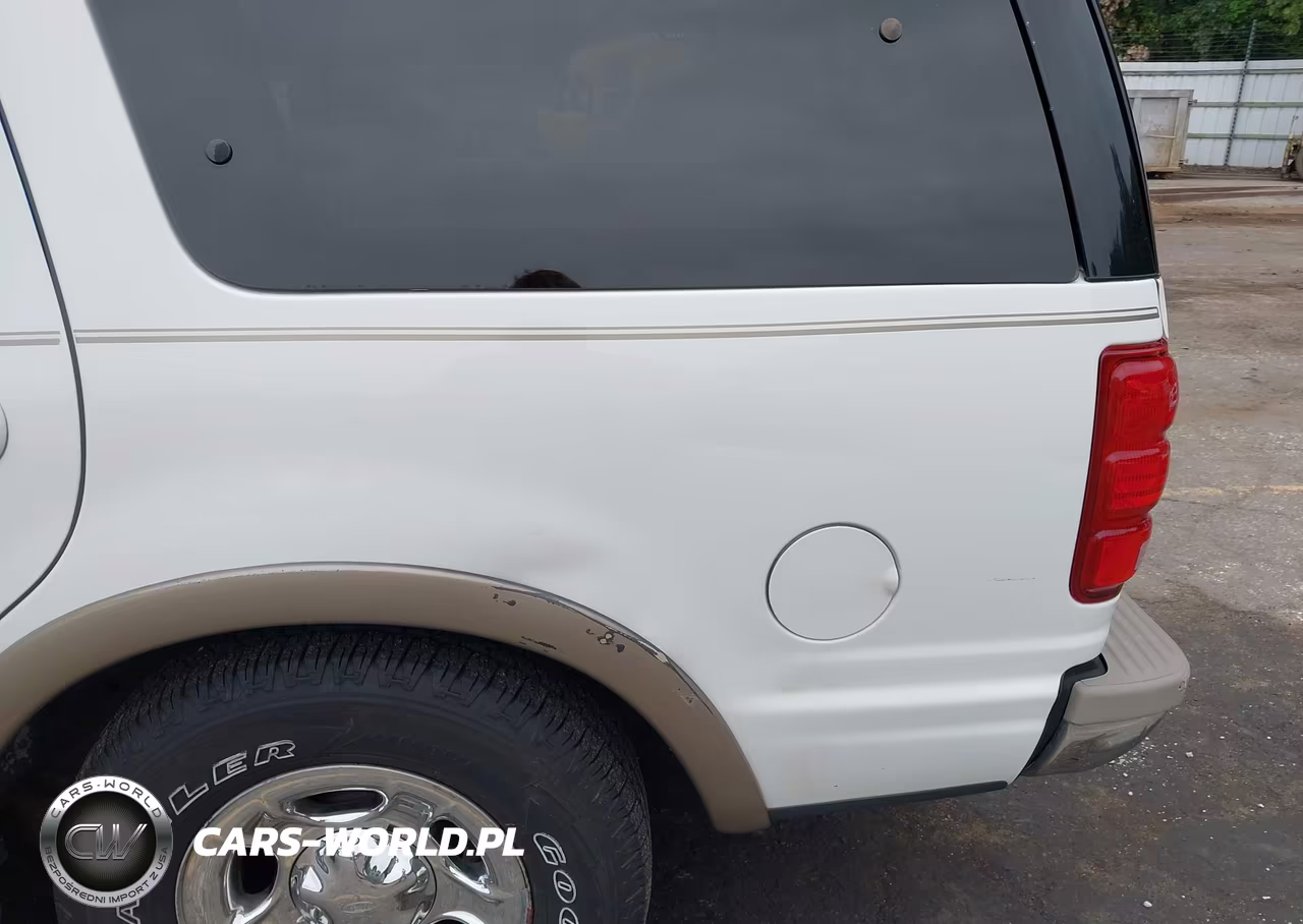 2002 Ford Expedition Eddie Bauer VIN:1FMPU18L22LA23204 - 12